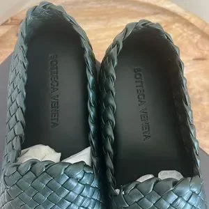 NWT BOTTEGA VENETA Green Intrecciato Woven Leather Loafers Size 39.5 Palazzo Intrecciato leather loafers in green - Bottega  main image 4